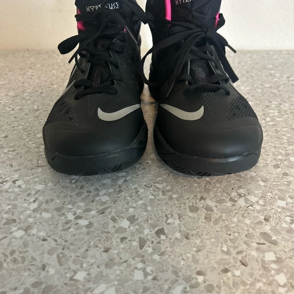 Nike Zoom Hyperfuse 2013 Black/Metallic Silver-Dark Grey-Pink Size 10.5